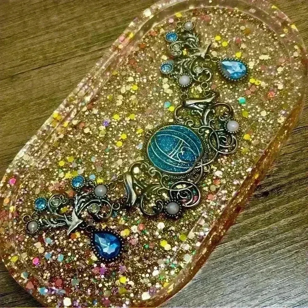 Vintage Cinderella Carriage Pendant Cluster Hand Crafted Resin Trinket Tray